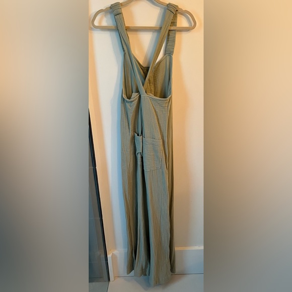 Zara jumpsuit - Picture 3 of 4